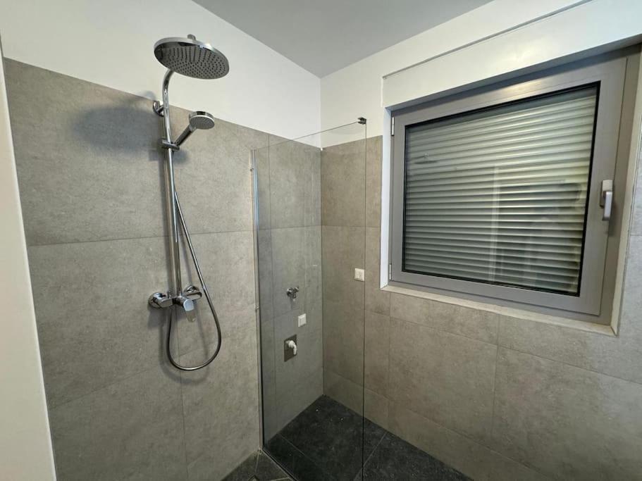 Rooftop Apartment With Balcony & Free Parking 비엔나 외부 사진