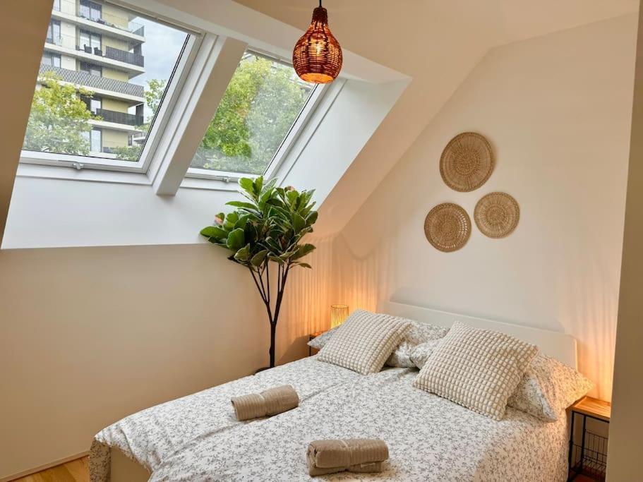Rooftop Apartment With Balcony & Free Parking 비엔나 외부 사진